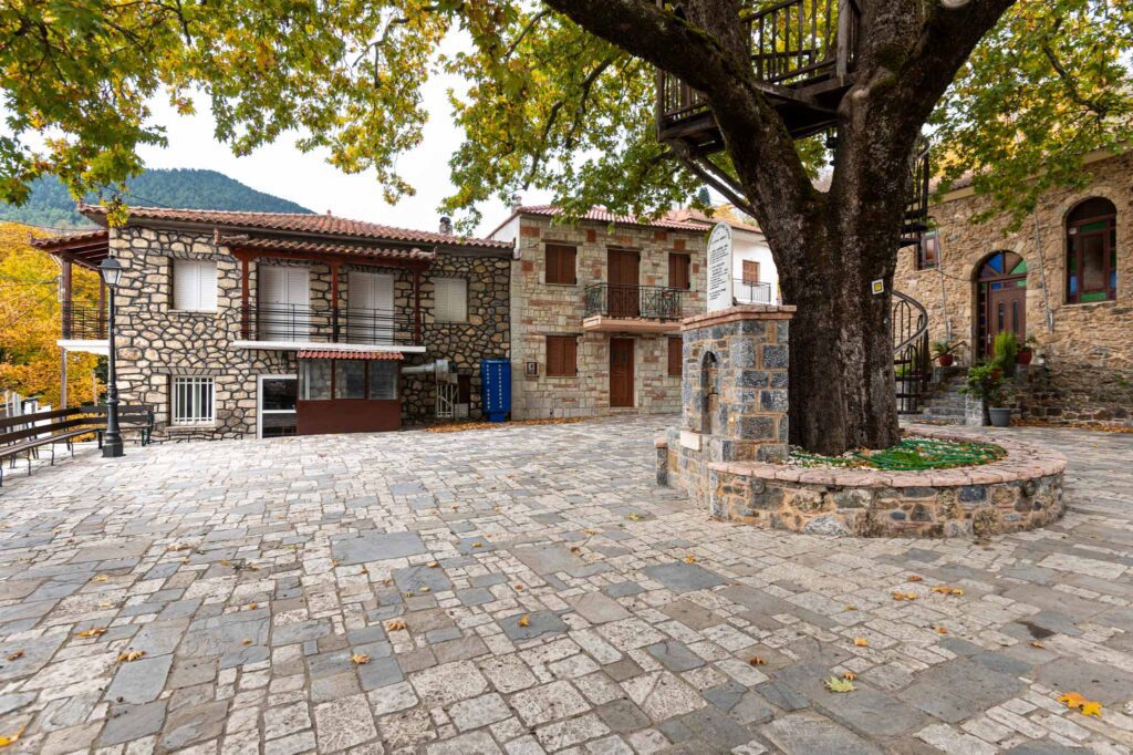 Αρχαία Φενεός Καλύβια — φωτογραφία