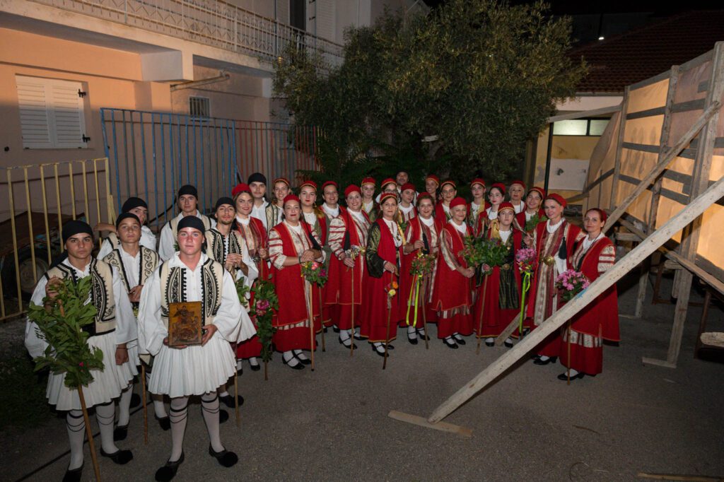 Πολιτιστικός Σύλλογος Κρυονερίου 3 Παραδοσιακοί χοροί — Σύλλογος Κρυονερίου