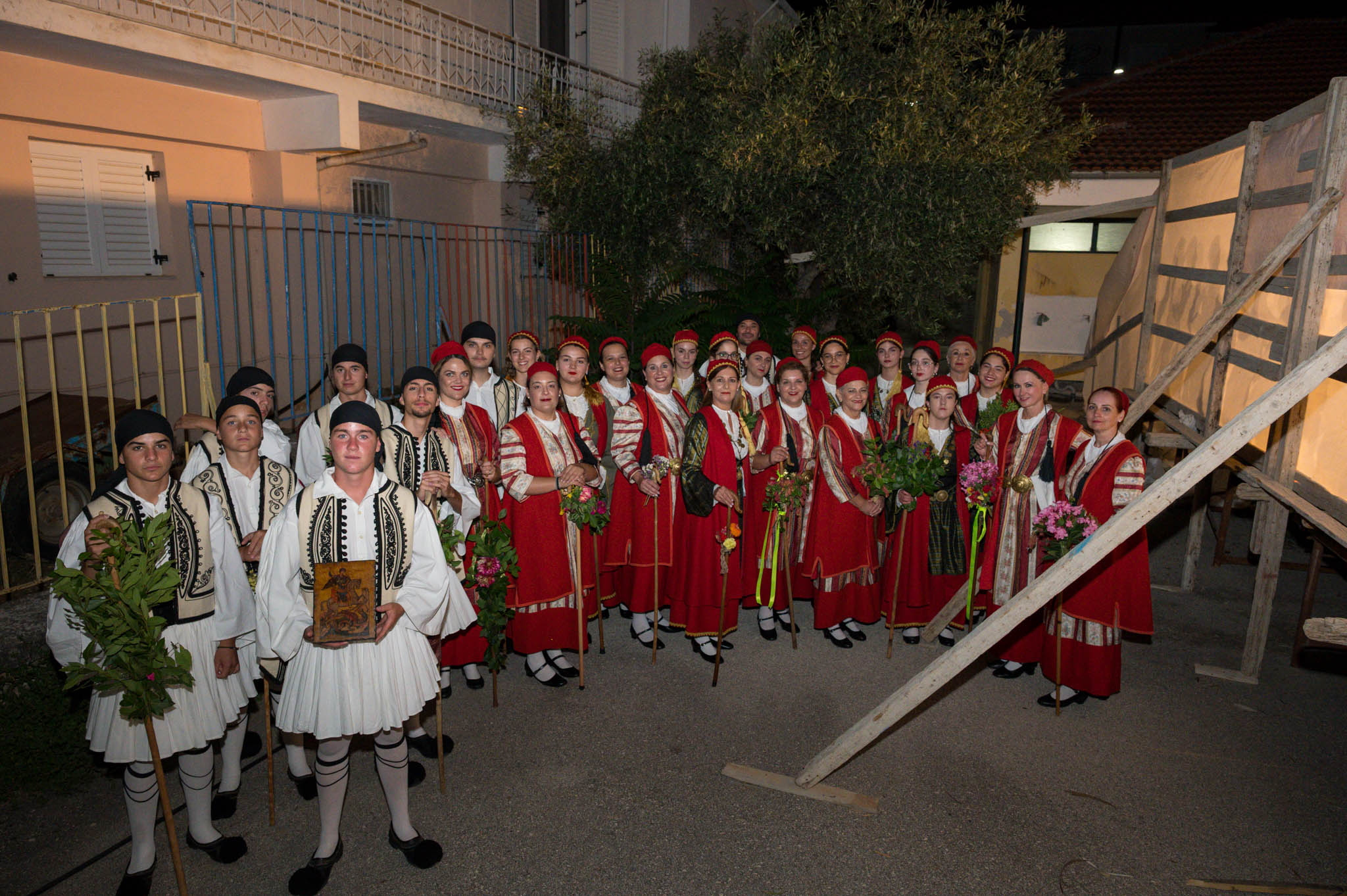 Πολιτιστικός Σύλλογος Κρυονερίου 4 Παραδοσιακοί χοροί — Σύλλογος Κρυονερίου